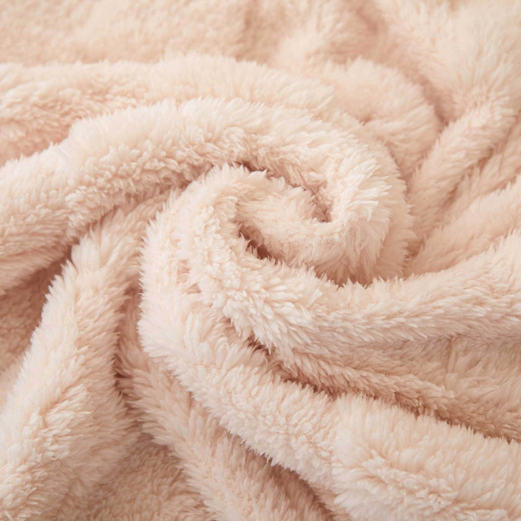 1 Pc Super Soft Throw Blanket Premium Silky Flannel Fleece 3D Checkered Lightweight Bed Blanket All Season Use, Can be used in many scenarios, bath towel, bathrobe, blanket, air-conditioning blanket, shawl blanket, travel blanket