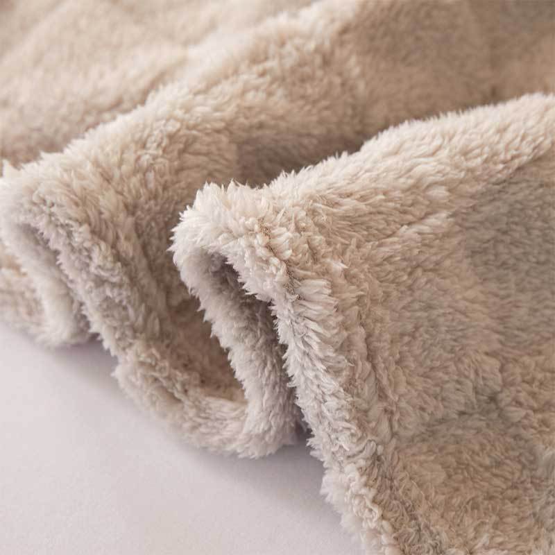 1 Pc Super Soft Throw Blanket Premium Silky Flannel Fleece 3D Checkered Lightweight Bed Blanket All Season Use, Can be used in many scenarios, bath towel, bathrobe, blanket, air-conditioning blanket, shawl blanket, travel blanket